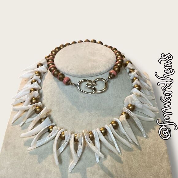 30-Inch Brutalist Jewelry Necklace with Jagged Shells, Brass and Pink Beads - Picture 5 of 7